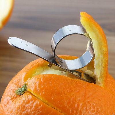 Keukengadgets Mini Fruit Peeler Machine met productgrootte 7.5*1.1*2.5cm en ongeveer 13g
