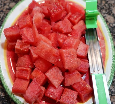 Gestookte roestvrijstalen watermeloensnipper slicer chopper voor verfrissende sapblokjes